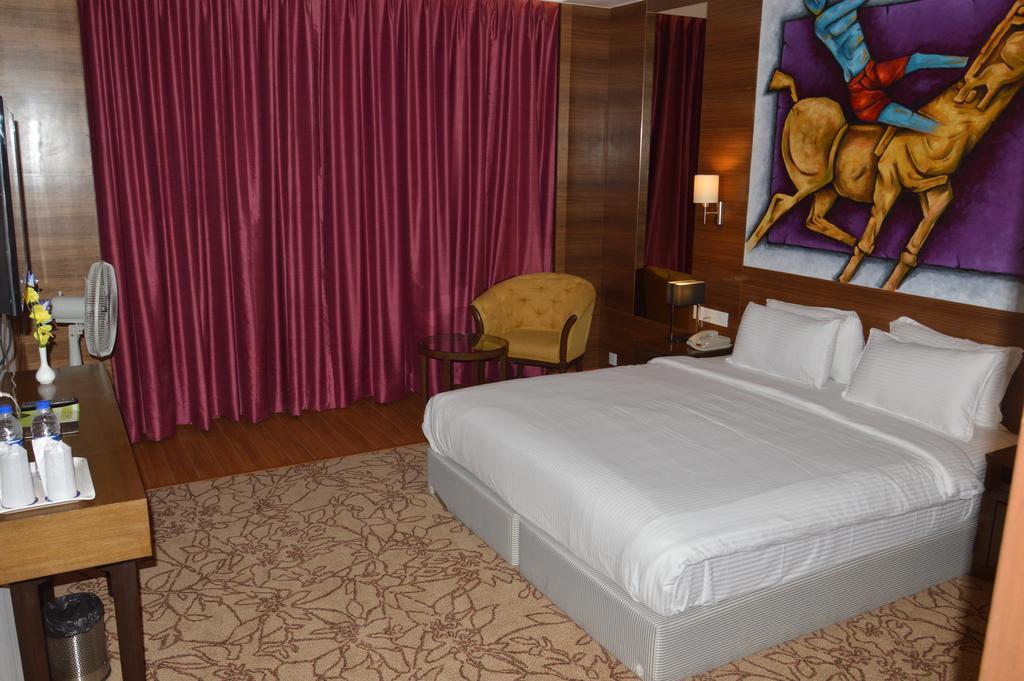Vw Canyon Raipur  Room photo